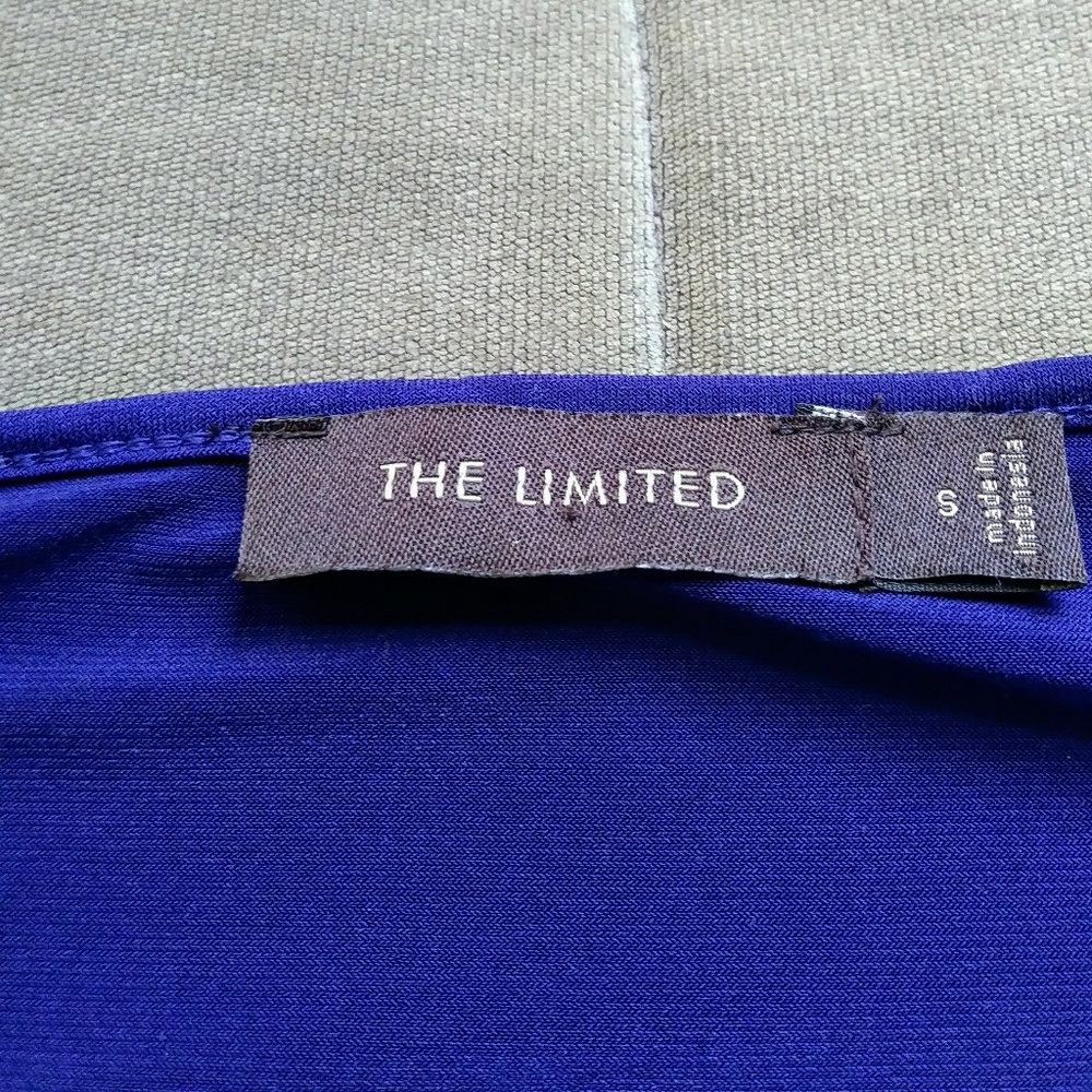 The Limited Patterned Flounced Top - Picture 5 of 5